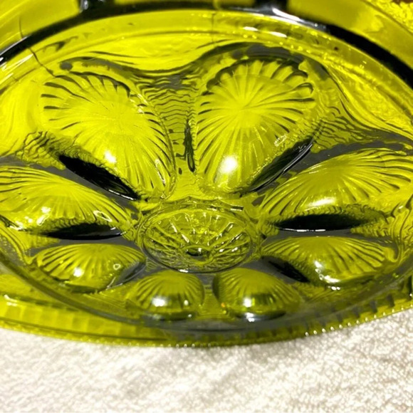 Vintage Indiana Avocado Green Glass Round Relish Deviled Egg Tray Platter - Picture 8 of 14